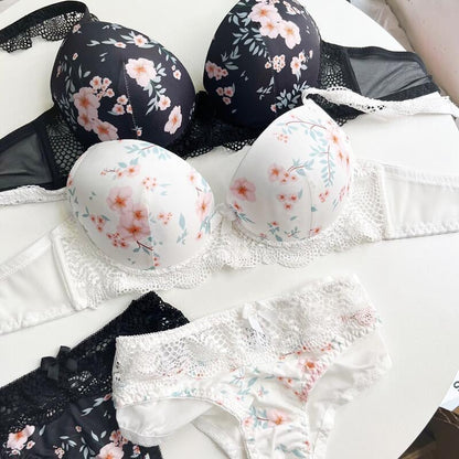 Stylish Floral Design Padded Push-Up Lingerie Set