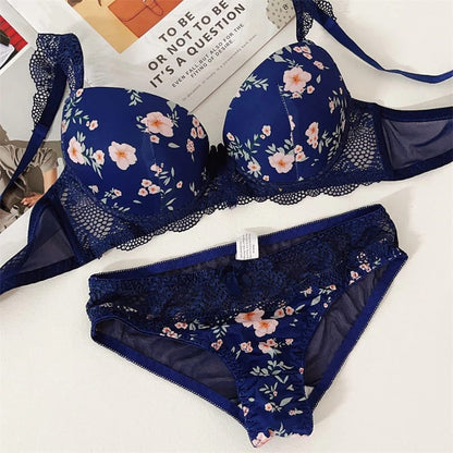 Stylish Floral Design Padded Push-Up Lingerie Set