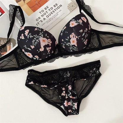 Stylish Floral Design Padded Push-Up Lingerie Set